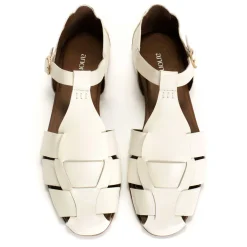 Lain flats