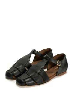 Lain flats