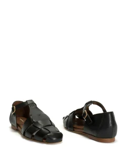 Lain flats